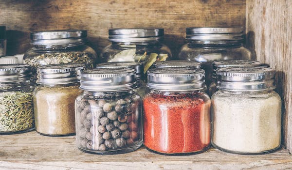 Get spice containers for insta-worthy kitchen