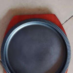 Cast Iron Shovel Round Sizzling Plate with Wooden Platter for Hotels and Restaurants
