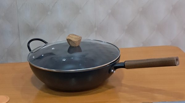 Black 36cm Nonstick Wokpan with Wooden Handle – Perfect for Stir-Fry and More